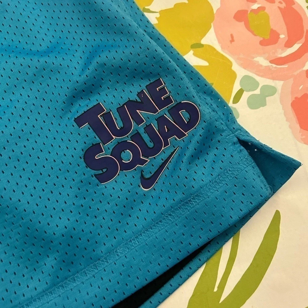 Nike Standard Issue Space Jam Reversible Shorts Mens size medium